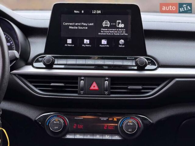 Белый Киа Форте, объемом двигателя 2 л и пробегом 128 тыс. км за 13500 $, фото 46 на Automoto.ua