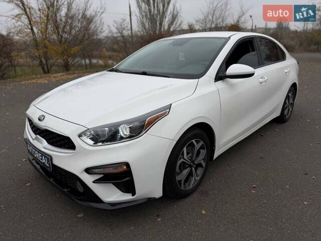 Белый Киа Форте, объемом двигателя 2 л и пробегом 128 тыс. км за 13500 $, фото 11 на Automoto.ua