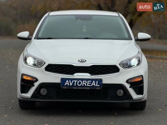 Белый Киа Форте, объемом двигателя 2 л и пробегом 128 тыс. км за 13500 $, фото 7 на Automoto.ua