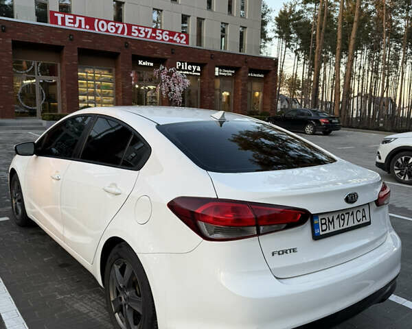 Белый Киа Форте, объемом двигателя 2 л и пробегом 72 тыс. км за 12400 $, фото 4 на Automoto.ua
