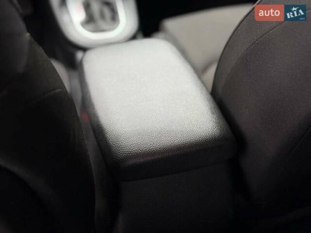 Белый Киа Форте, объемом двигателя 2 л и пробегом 128 тыс. км за 13500 $, фото 48 на Automoto.ua