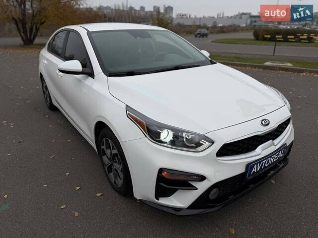 Белый Киа Форте, объемом двигателя 2 л и пробегом 128 тыс. км за 13500 $, фото 16 на Automoto.ua