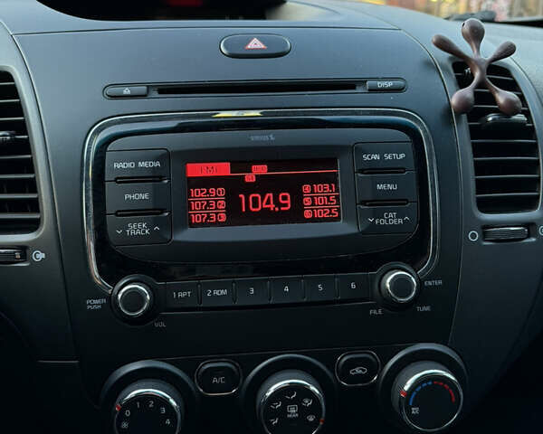 Белый Киа Форте, объемом двигателя 2 л и пробегом 72 тыс. км за 12400 $, фото 10 на Automoto.ua