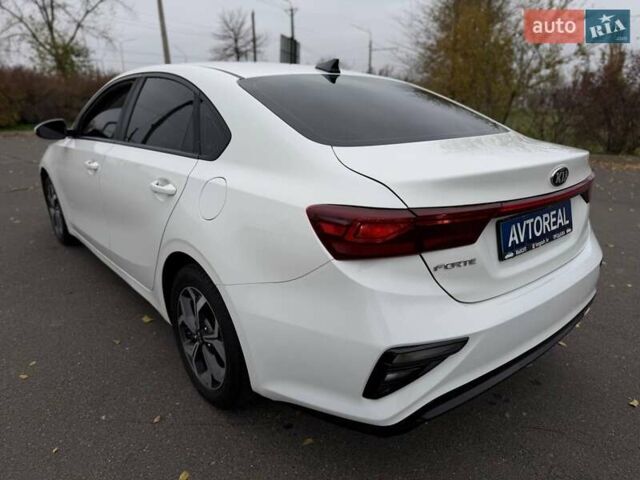 Белый Киа Форте, объемом двигателя 2 л и пробегом 128 тыс. км за 13500 $, фото 31 на Automoto.ua
