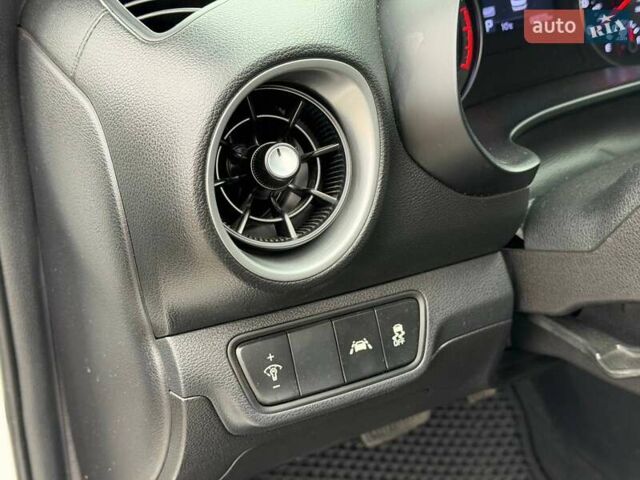 Белый Киа Форте, объемом двигателя 2 л и пробегом 128 тыс. км за 13500 $, фото 39 на Automoto.ua