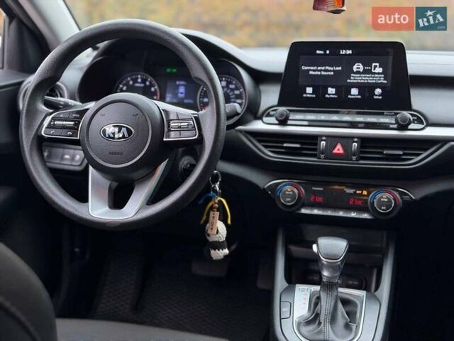Белый Киа Форте, объемом двигателя 2 л и пробегом 128 тыс. км за 13500 $, фото 44 на Automoto.ua