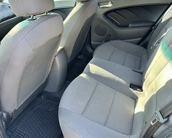 Білий Кіа Форте, об'ємом двигуна 2 л та пробігом 118 тис. км за 11500 $, фото 3 на Automoto.ua