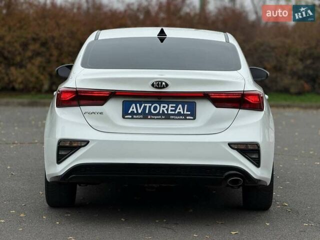 Белый Киа Форте, объемом двигателя 2 л и пробегом 128 тыс. км за 13500 $, фото 20 на Automoto.ua
