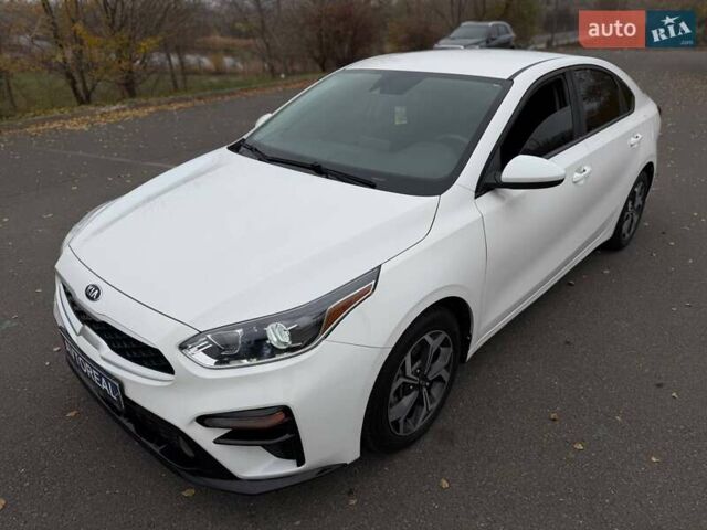 Белый Киа Форте, объемом двигателя 2 л и пробегом 128 тыс. км за 13500 $, фото 12 на Automoto.ua