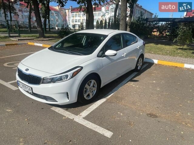 Белый Киа Форте, объемом двигателя 2 л и пробегом 68 тыс. км за 11000 $, фото 1 на Automoto.ua