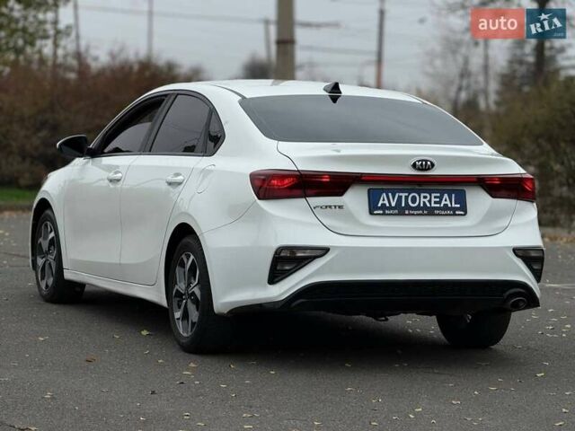 Белый Киа Форте, объемом двигателя 2 л и пробегом 128 тыс. км за 13500 $, фото 21 на Automoto.ua