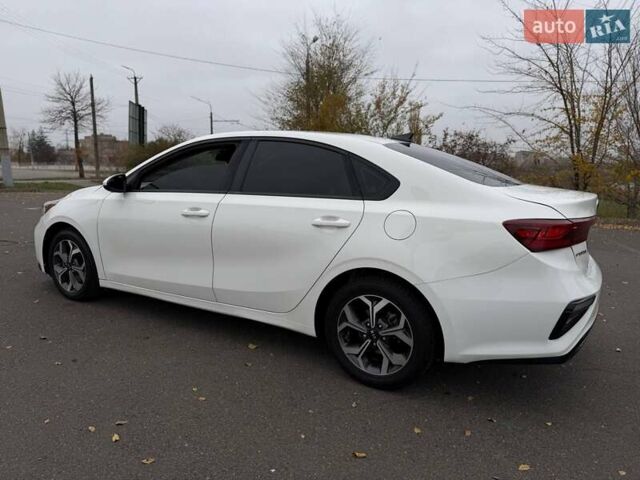 Белый Киа Форте, объемом двигателя 2 л и пробегом 128 тыс. км за 13500 $, фото 32 на Automoto.ua