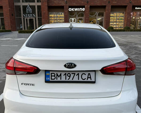 Белый Киа Форте, объемом двигателя 2 л и пробегом 72 тыс. км за 12400 $, фото 3 на Automoto.ua