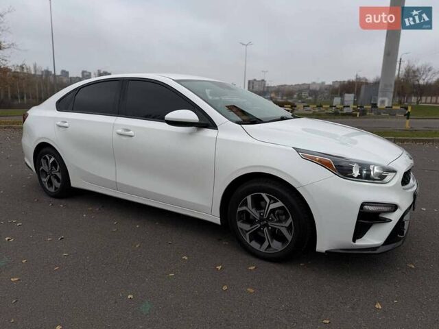 Белый Киа Форте, объемом двигателя 2 л и пробегом 128 тыс. км за 13500 $, фото 17 на Automoto.ua