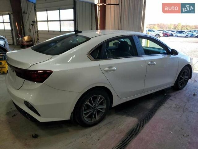 Киа Форте 2023 в Днепре (Днепропетровске) на Automoto.ua Белый Киа Форте, объемом двигателя 2 л и пробегом 46 тыс. км за 4900 $, фото 2 на Automoto.ua