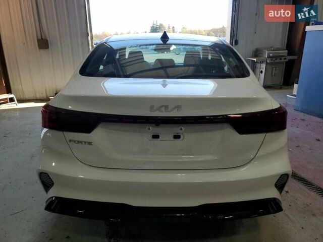 Киа Форте 2023 в Днепре (Днепропетровске) на Automoto.ua Белый Киа Форте, объемом двигателя 2 л и пробегом 46 тыс. км за 4900 $, фото 5 на Automoto.ua
