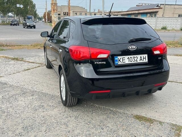 Чорний Кіа Форте, об'ємом двигуна 2 л та пробігом 200 тис. км за 8000 $, фото 2 на Automoto.ua