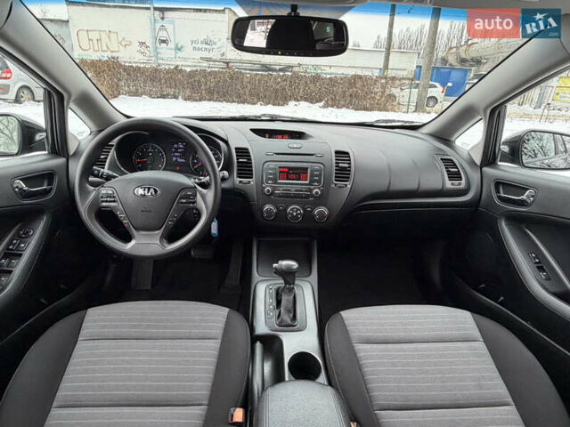 Черный Киа Форте, объемом двигателя 2 л и пробегом 68 тыс. км за 9999 $, фото 11 на Automoto.ua