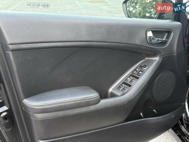 Черный Киа Форте, объемом двигателя 2 л и пробегом 67 тыс. км за 11300 $, фото 11 на Automoto.ua