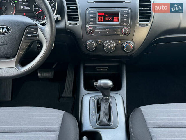 Черный Киа Форте, объемом двигателя 2 л и пробегом 67 тыс. км за 11300 $, фото 10 на Automoto.ua