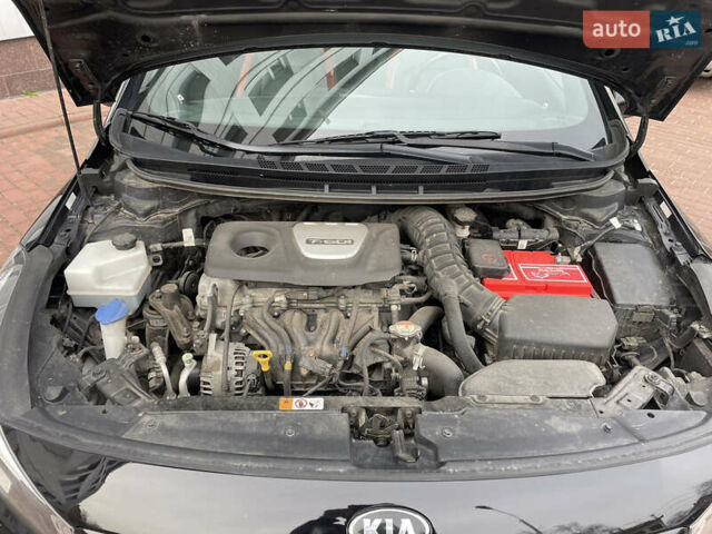 Черный Киа Форте, объемом двигателя 1.6 л и пробегом 150 тыс. км за 9777 $, фото 4 на Automoto.ua
