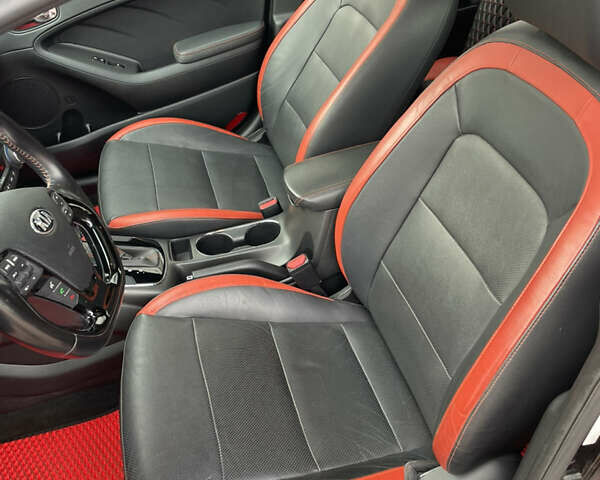 Черный Киа Форте, объемом двигателя 1.6 л и пробегом 150 тыс. км за 9777 $, фото 14 на Automoto.ua