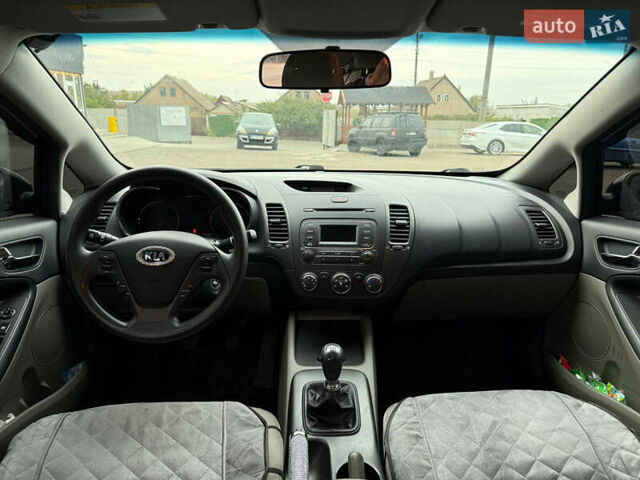Черный Киа Форте, объемом двигателя 1.8 л и пробегом 151 тыс. км за 8900 $, фото 7 на Automoto.ua