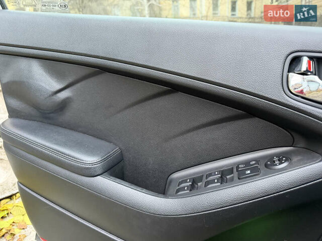 Черный Киа Форте, объемом двигателя 1.8 л и пробегом 141 тыс. км за 8500 $, фото 6 на Automoto.ua