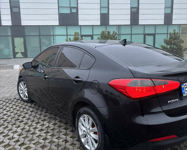 Чорний Кіа Форте, об'ємом двигуна 1.8 л та пробігом 173 тис. км за 8200 $, фото 6 на Automoto.ua
