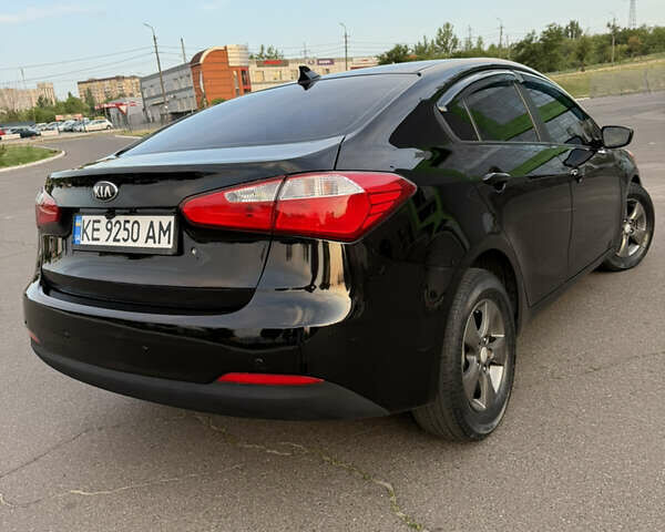 Чорний Кіа Форте, об'ємом двигуна 1.8 л та пробігом 160 тис. км за 9000 $, фото 7 на Automoto.ua