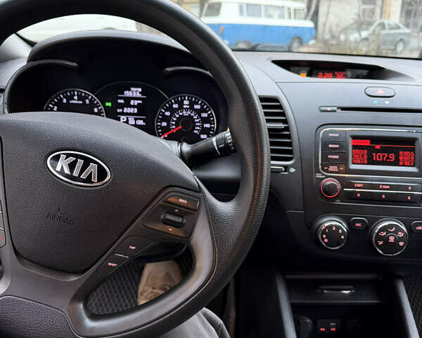 Черный Киа Форте, объемом двигателя 1.8 л и пробегом 141 тыс. км за 8500 $, фото 19 на Automoto.ua