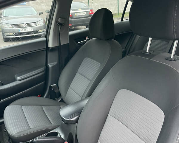 Чорний Кіа Форте, об'ємом двигуна 1.8 л та пробігом 220 тис. км за 9499 $, фото 6 на Automoto.ua