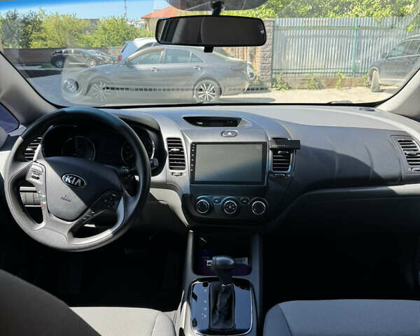 Черный Киа Форте, объемом двигателя 2 л и пробегом 85 тыс. км за 9000 $, фото 5 на Automoto.ua