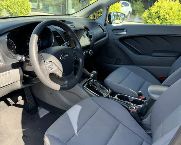 Черный Киа Форте, объемом двигателя 2 л и пробегом 85 тыс. км за 9000 $, фото 9 на Automoto.ua