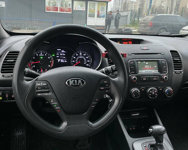 Чорний Кіа Форте, об'ємом двигуна 1.8 л та пробігом 220 тис. км за 9499 $, фото 7 на Automoto.ua