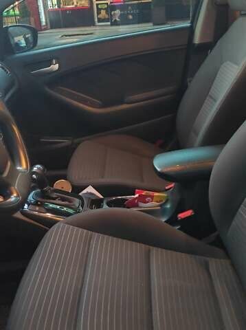 Чорний Кіа Форте, об'ємом двигуна 2 л та пробігом 150 тис. км за 8300 $, фото 1 на Automoto.ua