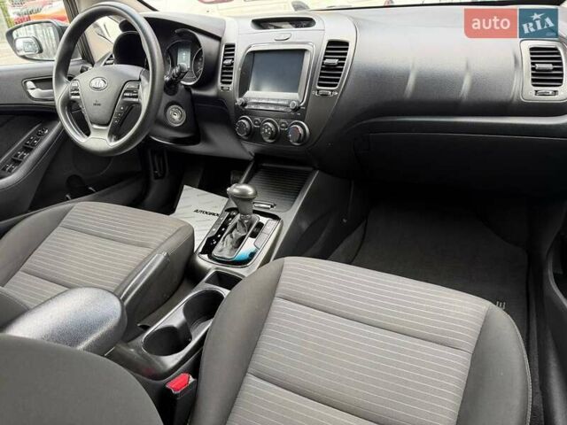 Чорний Кіа Форте, об'ємом двигуна 2 л та пробігом 142 тис. км за 8900 $, фото 18 на Automoto.ua