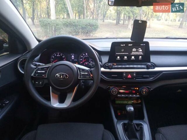 Черный Киа Форте, объемом двигателя 2 л и пробегом 130 тыс. км за 12100 $, фото 6 на Automoto.ua