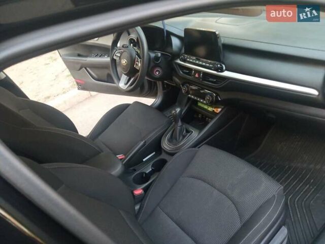 Черный Киа Форте, объемом двигателя 2 л и пробегом 130 тыс. км за 12100 $, фото 3 на Automoto.ua