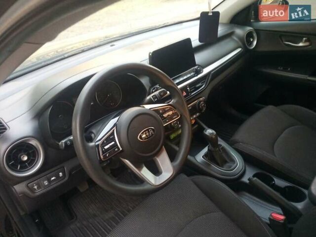 Черный Киа Форте, объемом двигателя 2 л и пробегом 130 тыс. км за 12100 $, фото 4 на Automoto.ua