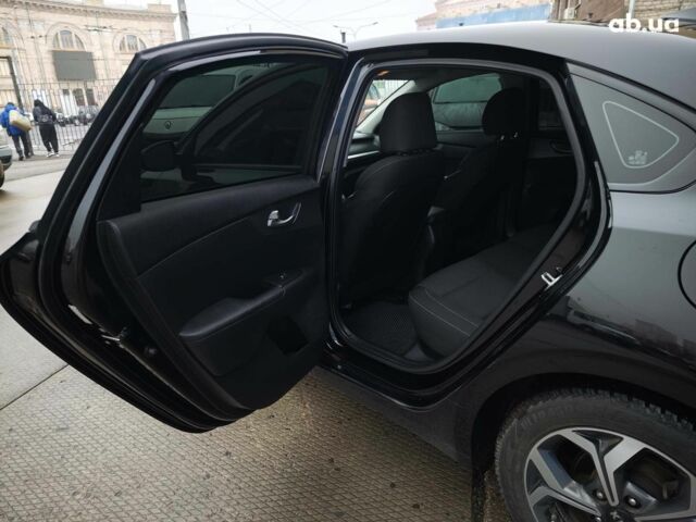 Черный Киа Форте, объемом двигателя 2 л и пробегом 84 тыс. км за 14690 $, фото 13 на Automoto.ua