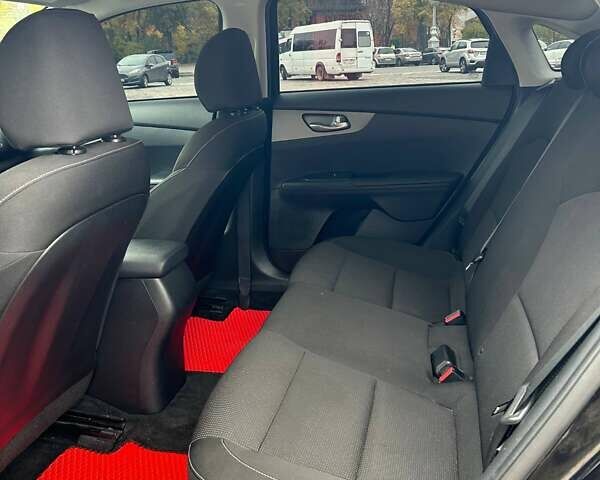 Чорний Кіа Форте, об'ємом двигуна 2 л та пробігом 83 тис. км за 15300 $, фото 8 на Automoto.ua