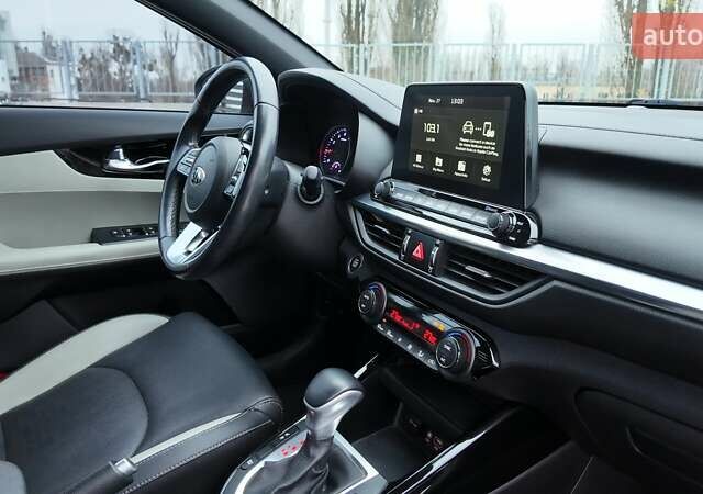 Чорний Кіа Форте, об'ємом двигуна 2 л та пробігом 67 тис. км за 15900 $, фото 8 на Automoto.ua