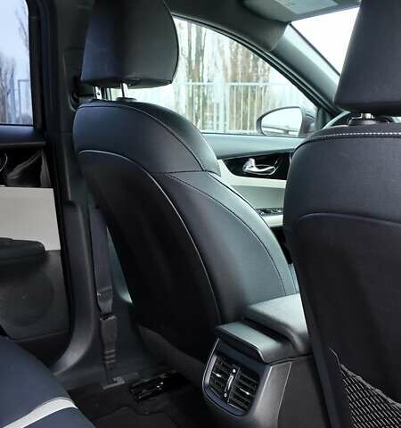 Чорний Кіа Форте, об'ємом двигуна 2 л та пробігом 67 тис. км за 15900 $, фото 15 на Automoto.ua