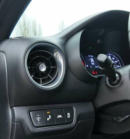 Чорний Кіа Форте, об'ємом двигуна 2 л та пробігом 67 тис. км за 15900 $, фото 11 на Automoto.ua