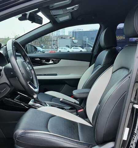 Чорний Кіа Форте, об'ємом двигуна 2 л та пробігом 67 тис. км за 15900 $, фото 12 на Automoto.ua