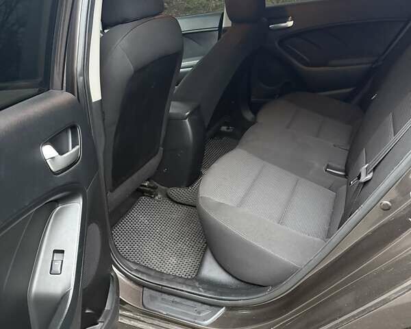 Коричневый Киа Форте, объемом двигателя 2 л и пробегом 107 тыс. км за 11000 $, фото 7 на Automoto.ua