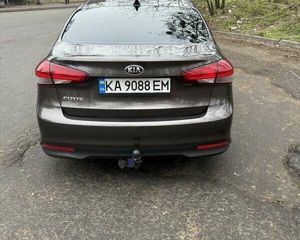 Коричневый Киа Форте, объемом двигателя 2 л и пробегом 107 тыс. км за 11000 $, фото 2 на Automoto.ua