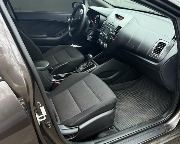 Коричневый Киа Форте, объемом двигателя 2 л и пробегом 107 тыс. км за 11000 $, фото 5 на Automoto.ua