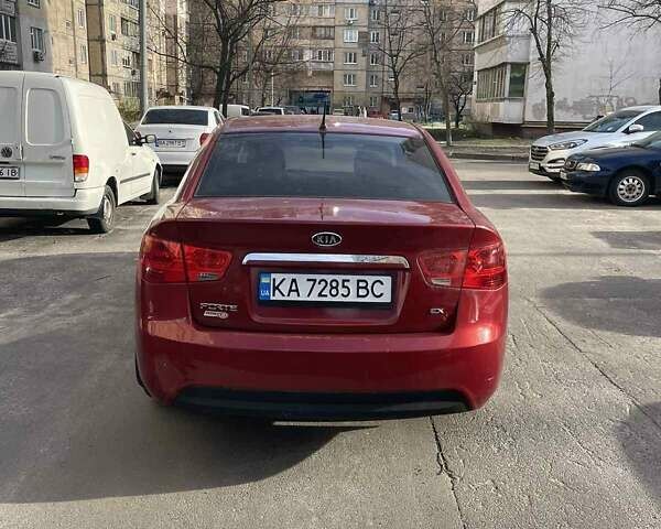 Красный Киа Форте, объемом двигателя 2 л и пробегом 206 тыс. км за 8000 $, фото 4 на Automoto.ua